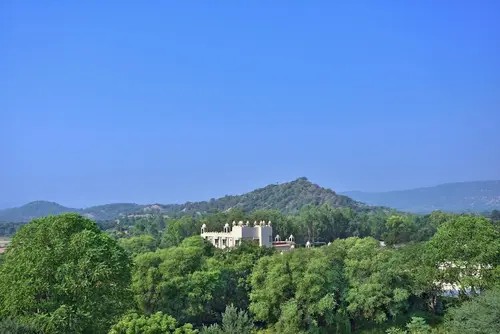 Le Méridien Jaipur Resort & Spa - Rooms - 3767 Sqft 350 Sqmt Mountain View Fullbed 45