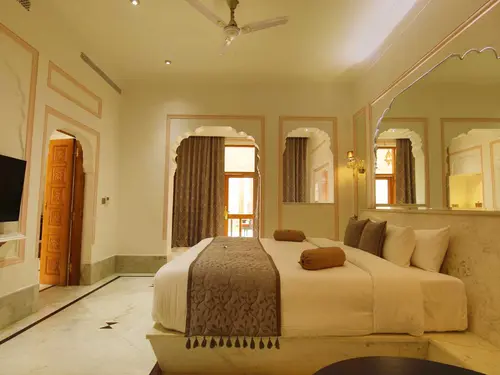 Buena Vista Luxury Resort - Rooms - 900 Sqft 84 Sqmt Swimming Pool View King Bed 8