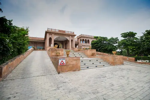 Taj Pratap Mahal, Pushkar - Overview - Facade 8