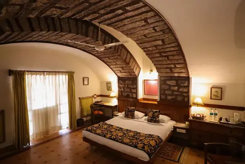 WelcomHeritage Bal Samand Lake Palace - Rooms - 600 Sqft 56 Sqmt Lake View Queen Bed 2