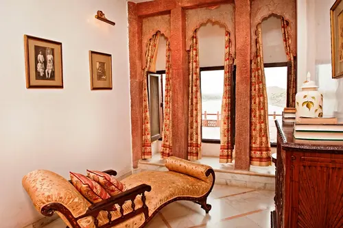 WelcomHeritage Bal Samand Lake Palace - Rooms - 600 Sqft 56 Sqmt Lake View Queen Bed 3