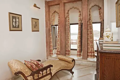 WelcomHeritage Bal Samand Lake Palace - Rooms - 600 Sqft 56 Sqmt Lake View Queen Bed 5