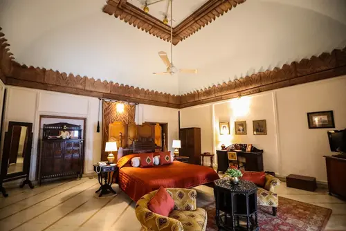 WelcomHeritage Bal Samand Lake Palace - Rooms - 600 Sqft 56 Sqmt Lake View Queen Bed 7