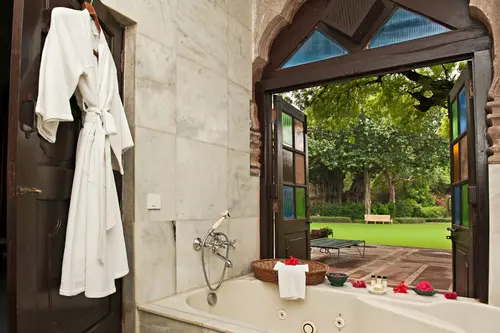 WelcomHeritage Bal Samand Lake Palace - Rooms - Washroom 35