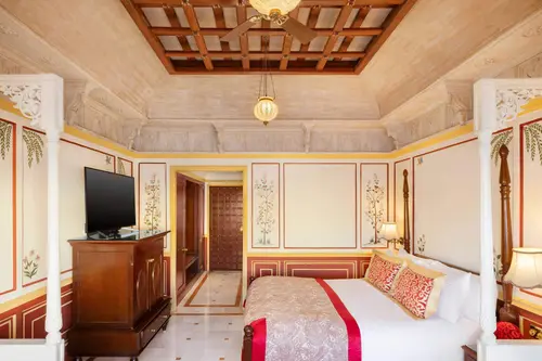 Taj Lake Palace, Udaipur - Rooms - 35 Sqft 3 Sqmt Lake View Double Bed 8
