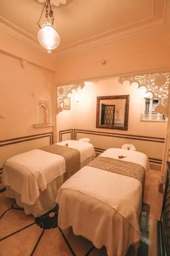 Taj Lake Palace, Udaipur - Rooms - 452 Sqft 42 Sqmt Full Beds 26
