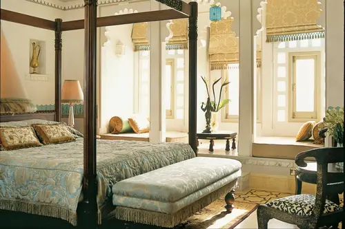 Taj Lake Palace, Udaipur - Rooms - 452 Sqft 42 Sqmt Lake View King Bed 58