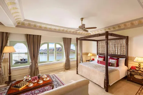 Taj Lake Palace, Udaipur - Rooms - 570 Sqft 53 Sqmt Lake View King Bed 38