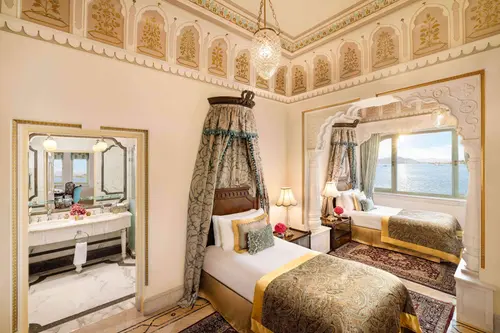 Taj Lake Palace, Udaipur - Rooms - 570 Sqft 53 Sqmt Lake View King Bed 47