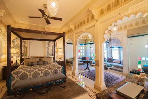 Taj Lake Palace, Udaipur - Rooms - 797 Sqft 74 Sqmt Lake View King Bed 55