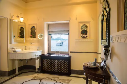 Taj Lake Palace, Udaipur - Rooms - Washroom 93