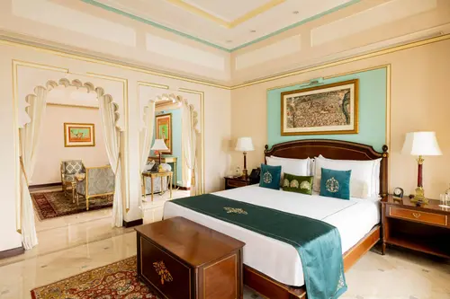 Taj Fateh Prakash Palace, Udaipur - Rooms - 1044 Sqft 97 Sqmt Lake View King Bed 9
