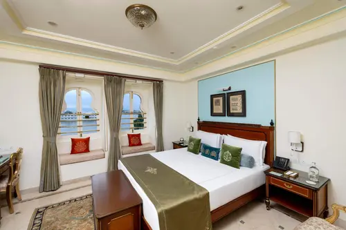 Taj Fateh Prakash Palace, Udaipur - Rooms - 301 Sqft 28 Sqmt Palace View King Bed 29