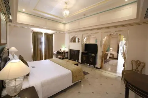 Taj Fateh Prakash Palace, Udaipur - Rooms - 344 Sqft 32 Sqmt Lake View King Beds 35