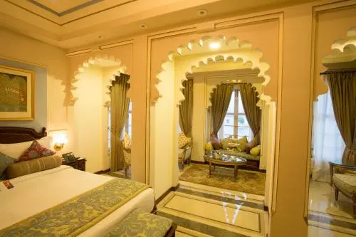 Taj Fateh Prakash Palace, Udaipur - Rooms - 344 Sqft 32 Sqmt Lake View King Beds 37