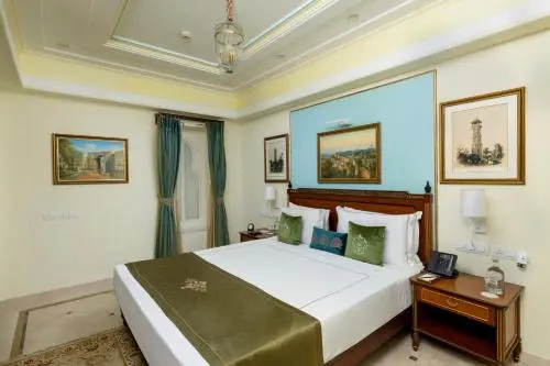 Taj Fateh Prakash Palace, Udaipur - Rooms - 344 Sqft 32 Sqmt Lake View King Beds 39