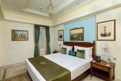 Taj Fateh Prakash Palace, Udaipur - Rooms - 355 Sqft 33 Sqmt Palace View King Bed 43