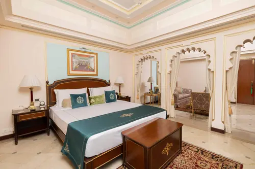 Taj Fateh Prakash Palace, Udaipur - Rooms - 420 Sqft 39 Sqmt Lake View King Bed 17