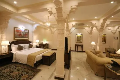 Taj Fateh Prakash Palace, Udaipur - Rooms - 549 Sqft 51 Sqmt King Beds 27