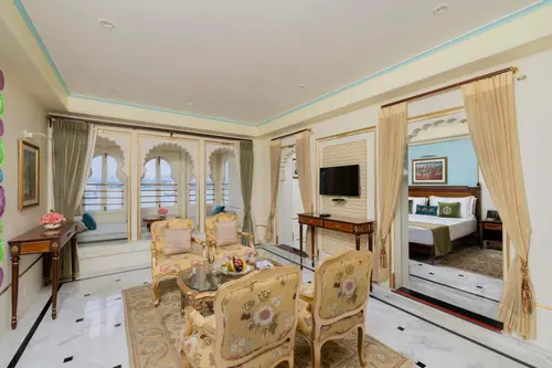 Taj Fateh Prakash Palace, Udaipur - Rooms - 732 Sqft 68 Sqmt Palace View King Bed 1