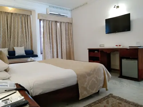 Fateh Garh, Udaipur - Rooms - 352 Sqft 33 Sqmt Mountain View Double Bed 14