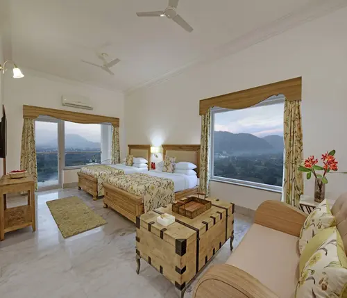 Fateh Garh, Udaipur - Rooms - 440 Sqft 41 Sqmt Mountain View King Bed 25