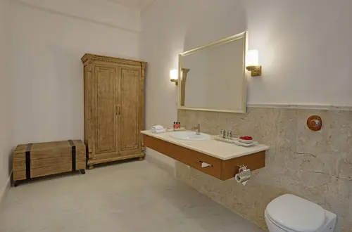 Fateh Garh, Udaipur - Rooms - 440 Sqft 41 Sqmt Mountain View King Bed 27