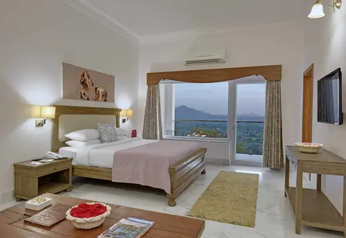 Fateh Garh, Udaipur - Rooms - 450 Sqft 42 Sqmt Mountainhill View Queen Bed 34