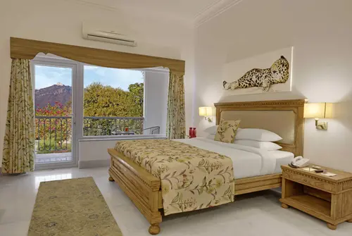 Fateh Garh, Udaipur - Rooms - 450 Sqft 42 Sqmt Mountainhill View Queen Bed 35