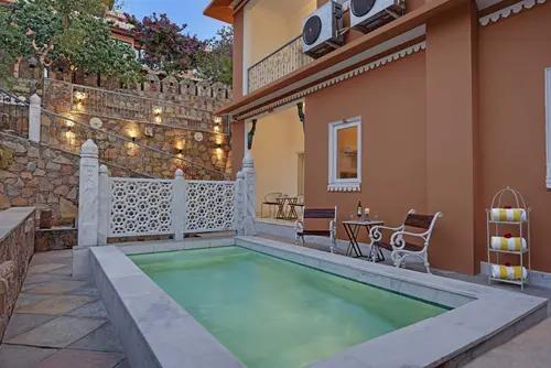 Fateh Garh, Udaipur - Rooms - 460 Sqft 43 Sqmt Valley View King Bed 5