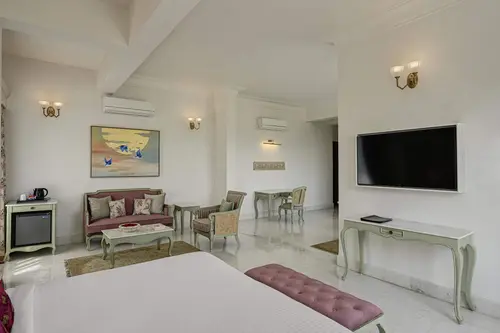 Fateh Garh, Udaipur - Rooms - 600 Sqft 56 Sqmt Mountainhill View King Bed 3