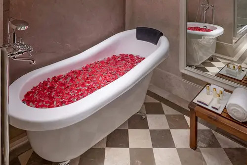 Aurika, Udaipur - Luxury by Lemon Tree Hotels - Rooms - Washroom 26