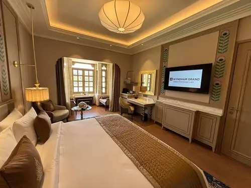 Wyndham Grand Udaipur - Rooms - 350 Sqft 33 Sqmt Swimming Pool View King Bed 7