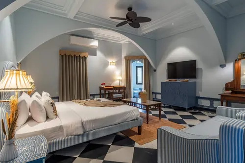 Daulatgarh Resort & Spa, Udaipur - Rooms - 400 Sqft 37 Sqmt Garden View King Bed 10