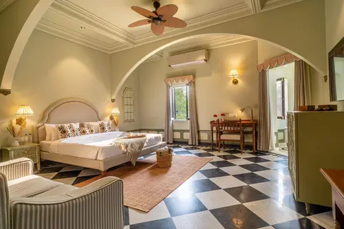 Daulatgarh Resort & Spa, Udaipur - Rooms - 400 Sqft 37 Sqmt Garden View King Bed 9