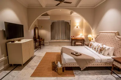 Daulatgarh Resort & Spa, Udaipur - Rooms - 450 Sqft 42 Sqmt Swimming Pool View King Bed 13