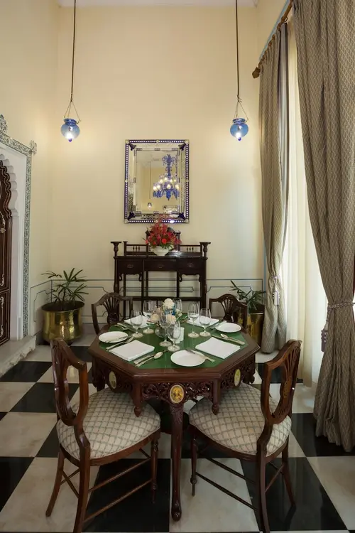 Shiv Niwas Palace, Udaipur - Rooms - 473 Sqft 44 Sqmt Lake View Twinbed 16