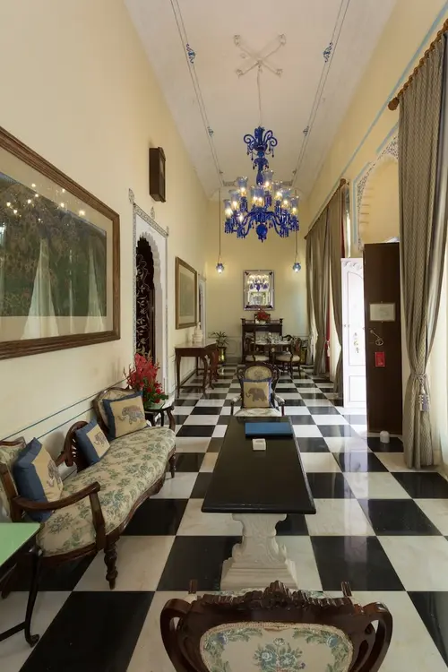 Shiv Niwas Palace, Udaipur - Rooms - 473 Sqft 44 Sqmt Lake View Twinbed 23