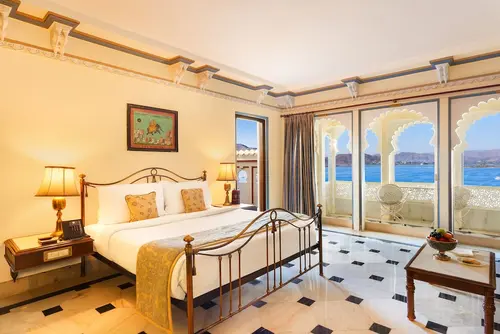 Shiv Niwas Palace, Udaipur - Rooms - 650 Sqft 60 Sqmt Lake View King Bed 27