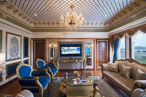 Radisson Blu Palace Resort & Spa, Udaipur - Rooms - 700 Sqft 65 Sqmt Lake View King Bed 31
