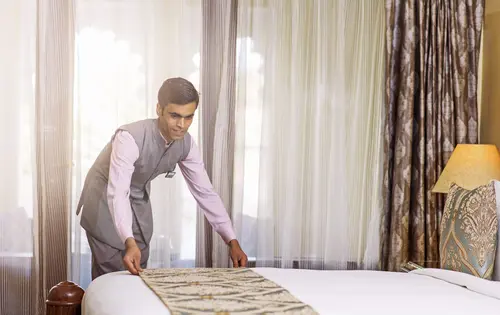 Radisson Blu Palace Resort & Spa, Udaipur - Rooms - 700 Sqft 65 Sqmt Lake View King Bed 33