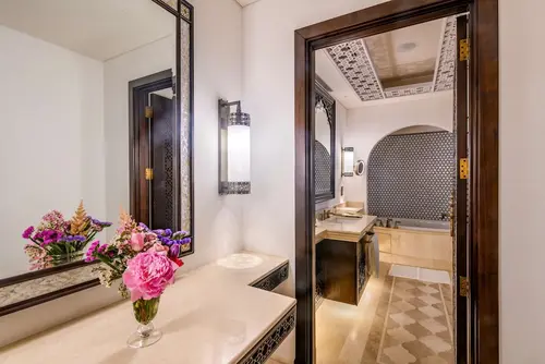 Hilton Salwa Beach Resort & Villas - Rooms - Washroom 80