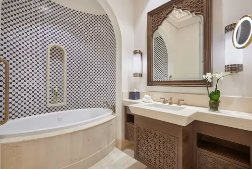 Hilton Salwa Beach Resort & Villas - Rooms - Washroom 86