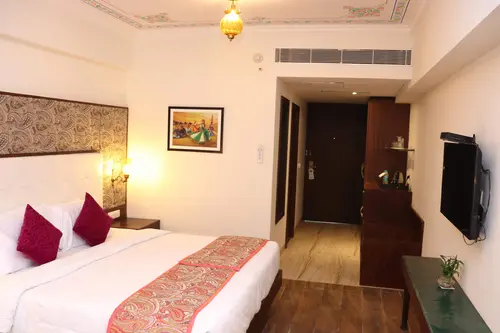 Bamboo Saa Resort & Spa, Udaipur - Rooms - 330 Sqft 31 Sqmt Swimming Pool View King Bed 67