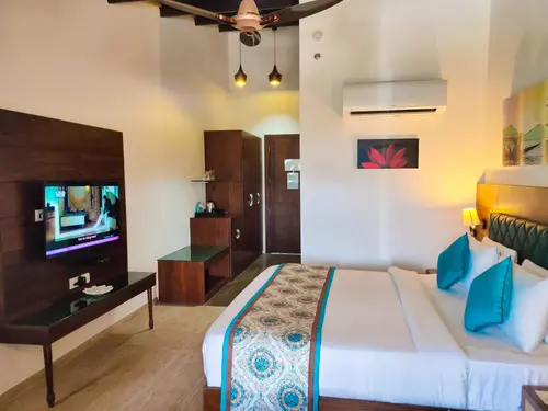 Bamboo Saa Resort & Spa, Udaipur - Rooms - 330 Sqft 31 Sqmt Swimming Pool View King Bed 77