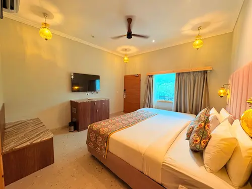 Bamboo Saa Resort & Spa, Udaipur - Rooms - 340 Sqft 32 Sqmt Mountain View Double Bed 35
