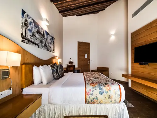 Bamboo Saa Resort & Spa, Udaipur - Rooms - 480 Sqft 45 Sqmt Swimming Pool View King Bed 80