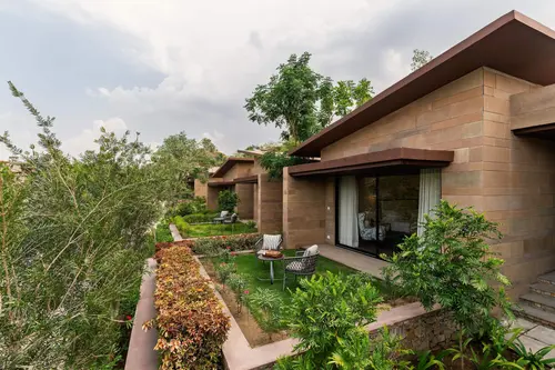 Holymont, Udaipur - Rooms - 750 Sqft 70 Sqmt Garden View King Bed 10