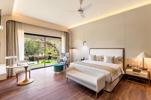 Holymont, Udaipur - Rooms - 750 Sqft 70 Sqmt Garden View King Bed 5