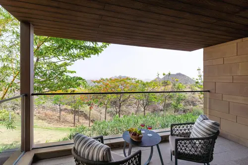 Holymont, Udaipur - Rooms - 810 Sqft 75 Sqmt King Bed 13